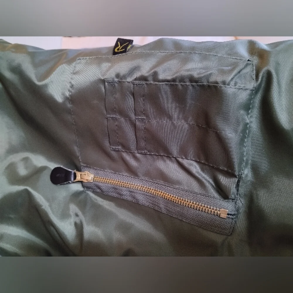 Reversible Rothco bomber jacket - Picture 7 of 8